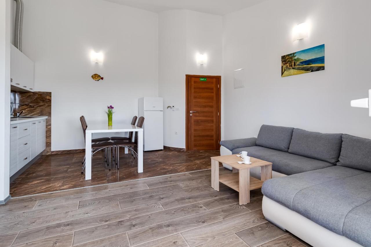 Apartman David S Bazenom Podusje Exterior foto